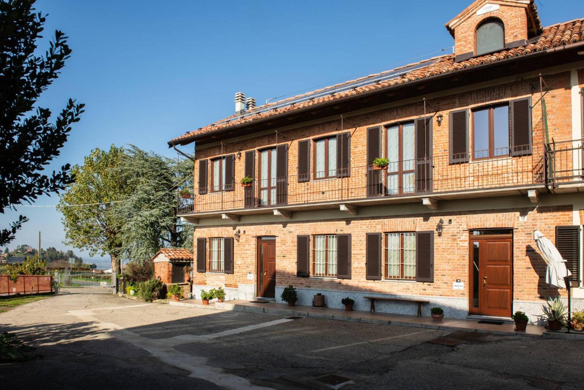 Casa Rubbo - Appartamento 'Como' Nelle Langhe Alba  Eksteriør bilde