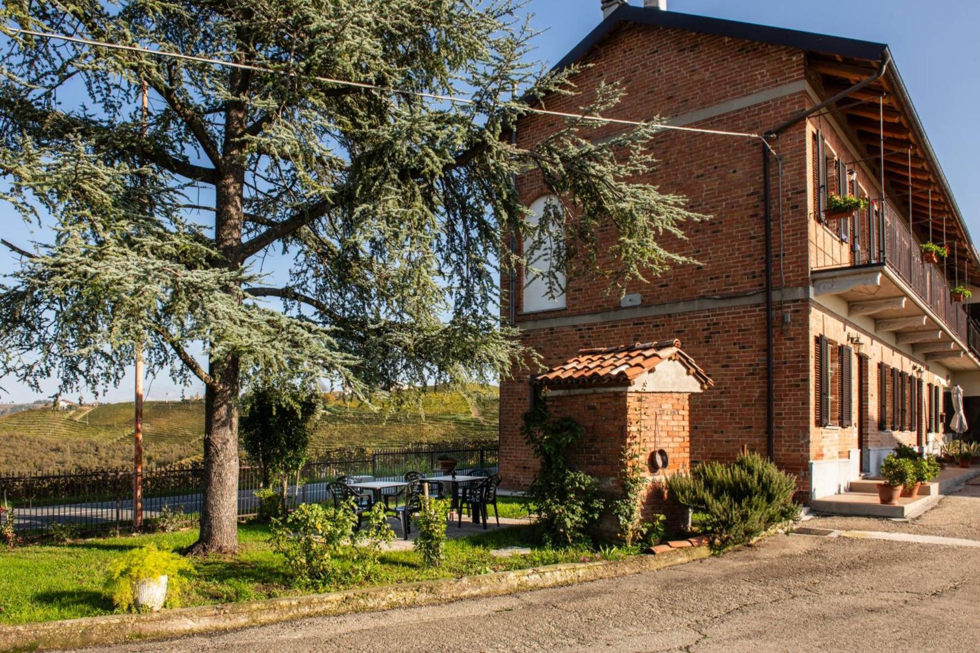 Casa Rubbo - Appartamento 'Como' Nelle Langhe Alba  Eksteriør bilde