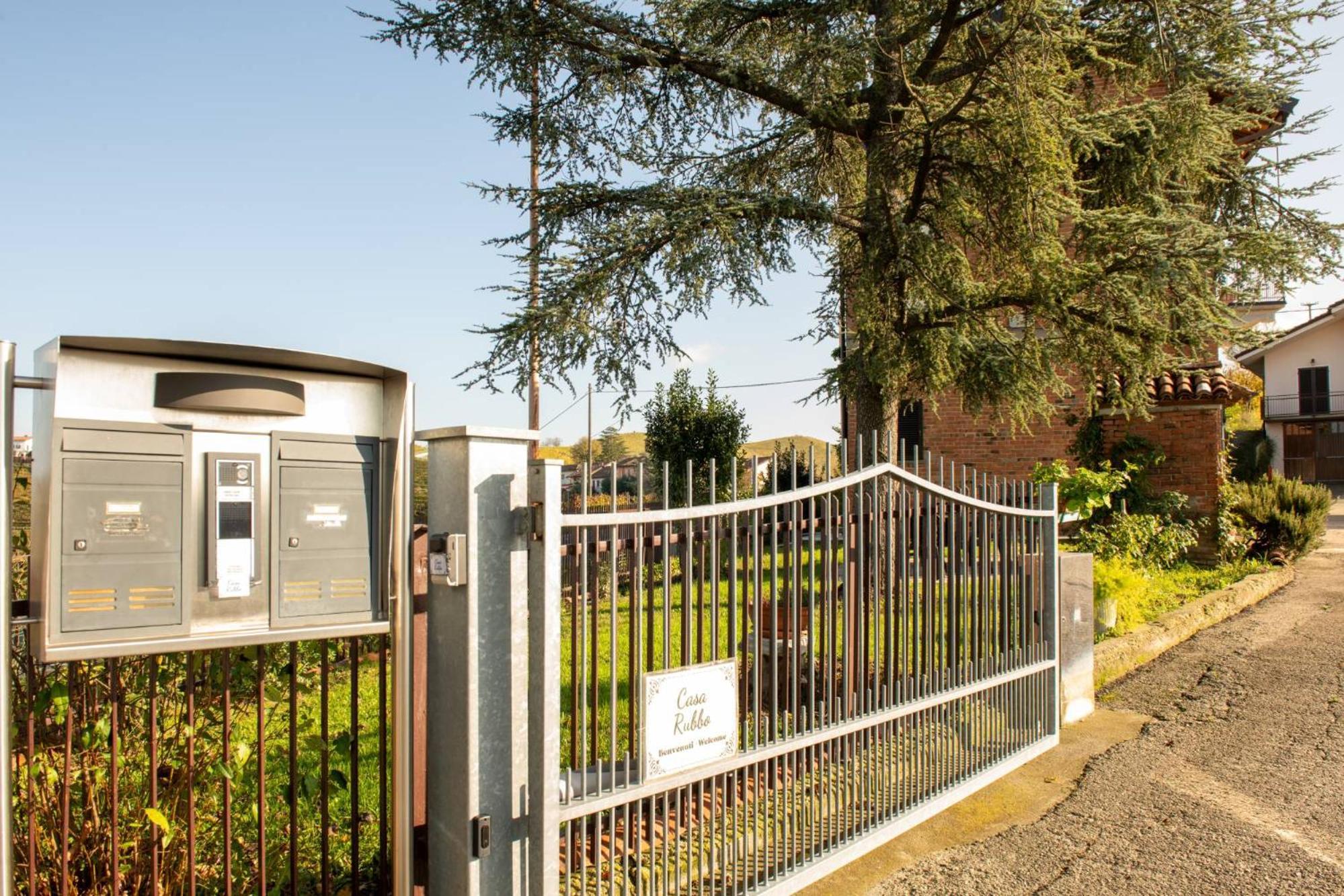 Casa Rubbo - Appartamento 'Como' Nelle Langhe Alba  Eksteriør bilde